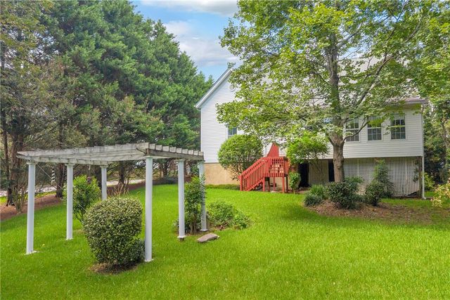 100 E Wesley Street, Walhalla, SC 29691