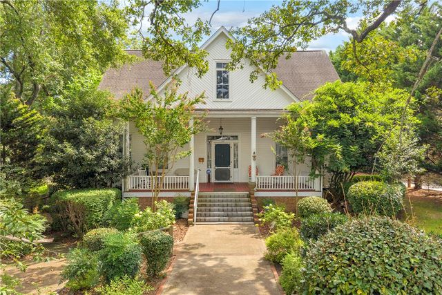 100 E Wesley Street, Walhalla, SC 29691
