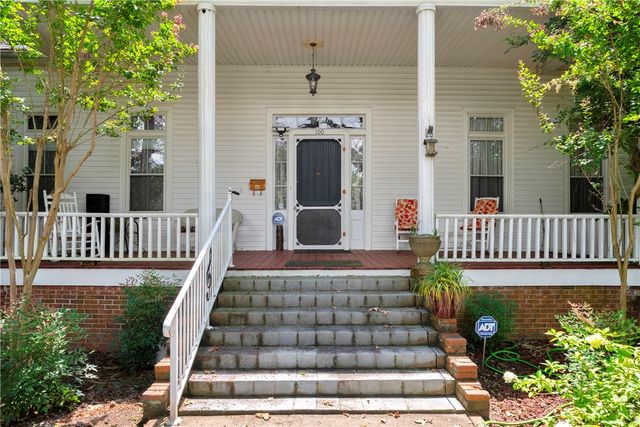 100 E Wesley Street, Walhalla, SC 29691