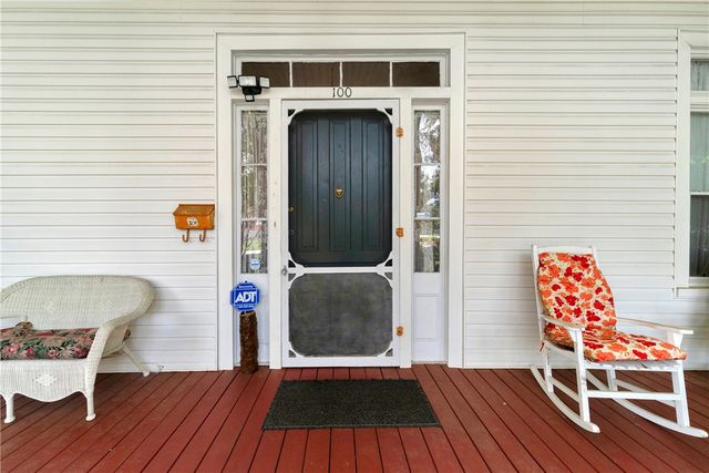100 E Wesley Street, Walhalla, SC 29691
