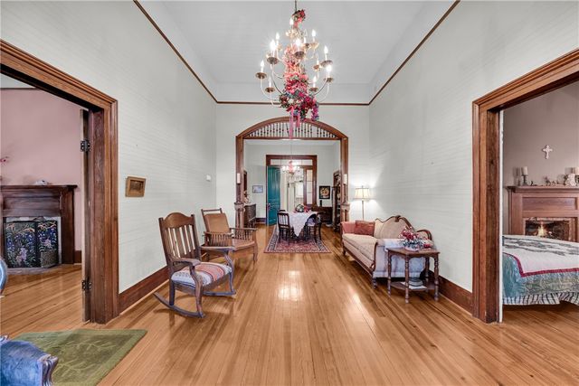 100 E Wesley Street, Walhalla, SC 29691
