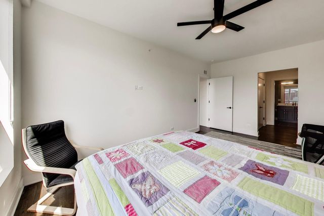 3001 N Southport Avenue 403, Chicago, IL 60657