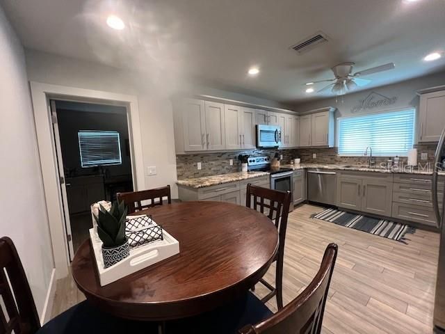 6030 CARLTON AVENUE, Sarasota, FL 34231