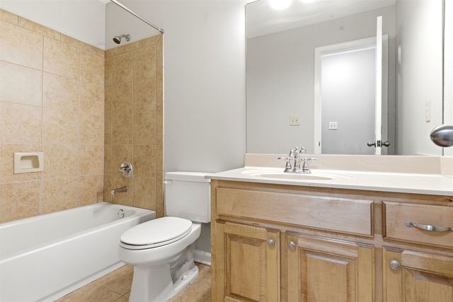 6771 SALEM VALLEY CV, Lakeland, TN 38002