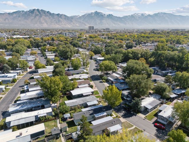 820 W BIG MOUNTAIN MTN, Taylorsville, UT 84123