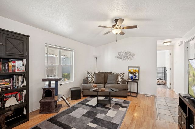 820 W BIG MOUNTAIN MTN, Taylorsville, UT 84123