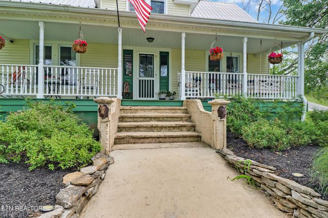 9988 Upper East Valley Rd, Pikeville, TN 37367
