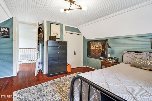 9988 Upper East Valley Rd, Pikeville, TN 37367