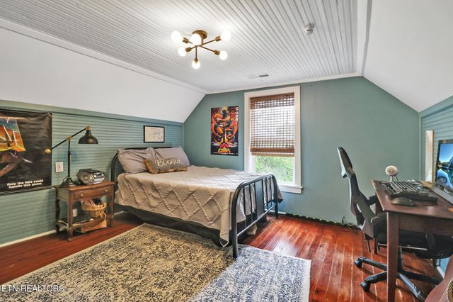 9988 Upper East Valley Rd, Pikeville, TN 37367