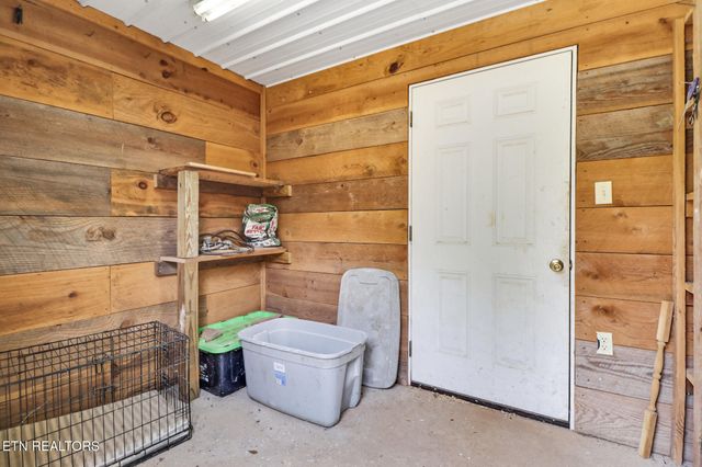 9988 Upper East Valley Rd, Pikeville, TN 37367
