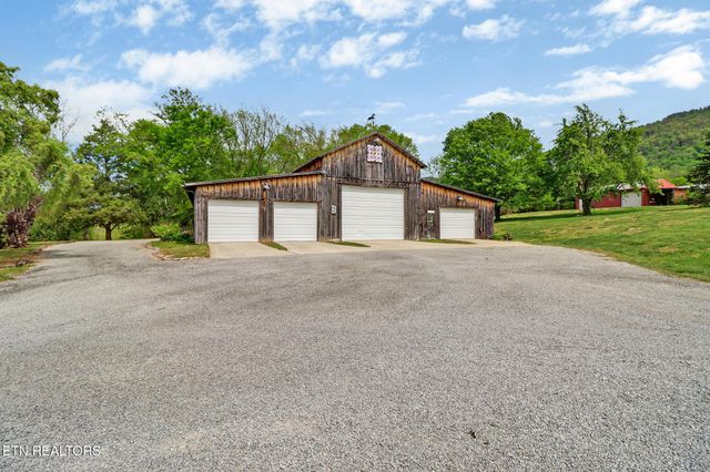 9988 Upper East Valley Rd, Pikeville, TN 37367