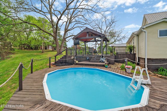 9988 Upper East Valley Rd, Pikeville, TN 37367