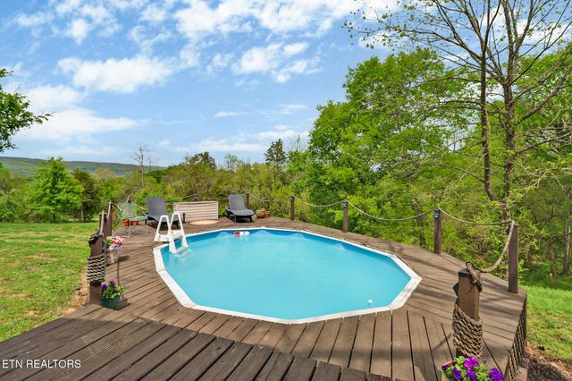 9988 Upper East Valley Rd, Pikeville, TN 37367