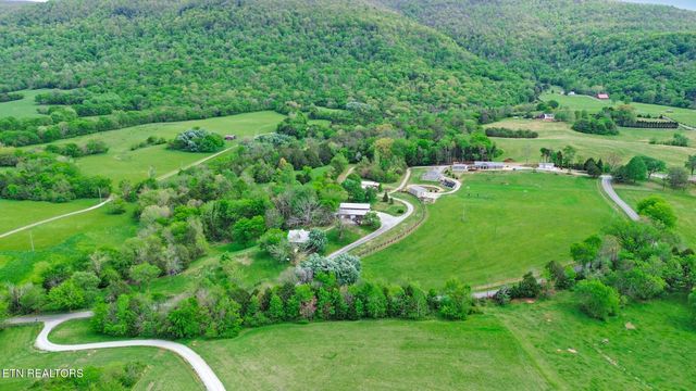9988 Upper East Valley Rd, Pikeville, TN 37367