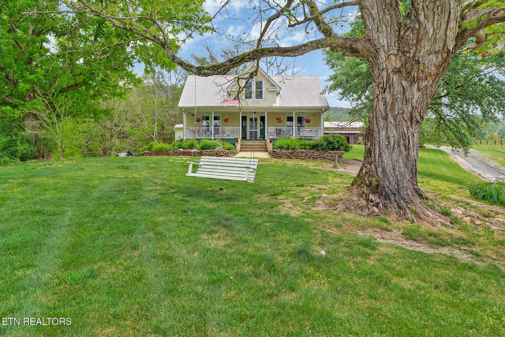 9988 Upper East Valley Rd, Pikeville, TN 37367