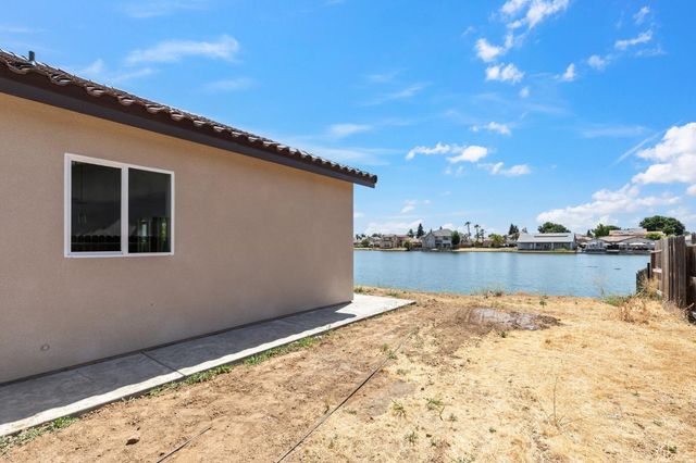 8385 Lake Shore Drive, Chowchilla, CA 93610