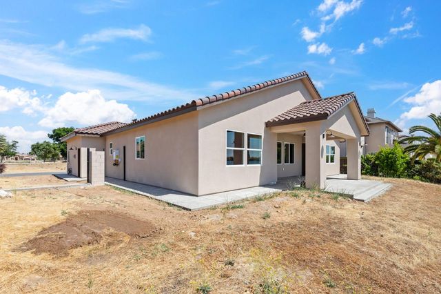 8385 Lake Shore Drive, Chowchilla, CA 93610