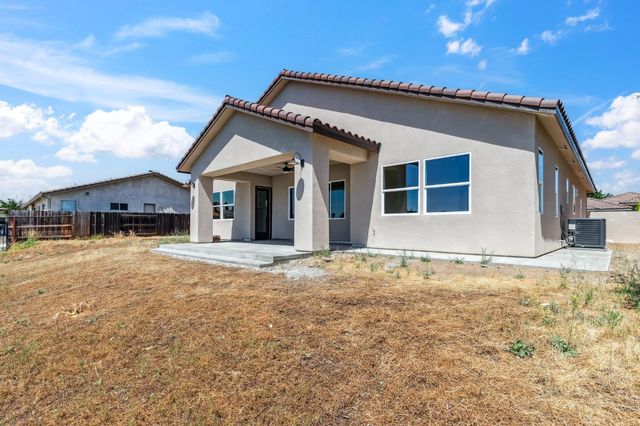 8385 Lake Shore Drive, Chowchilla, CA 93610