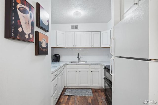 1190 Calley Drive A, St Louis, MO 63125