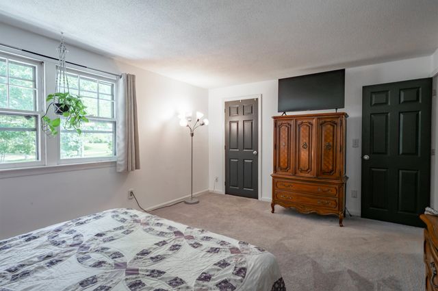 7 Midridge Circle, Londonderry, NH 03053