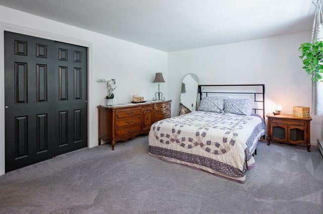 7 Midridge Circle, Londonderry, NH 03053