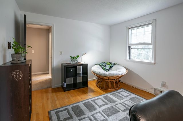 7 Midridge Circle, Londonderry, NH 03053