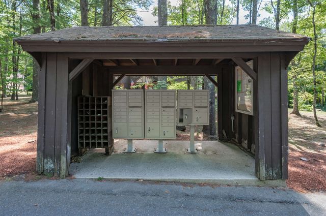 7 Midridge Circle, Londonderry, NH 03053