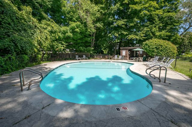 7 Midridge Circle, Londonderry, NH 03053