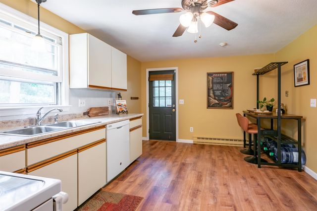 7 Midridge Circle, Londonderry, NH 03053