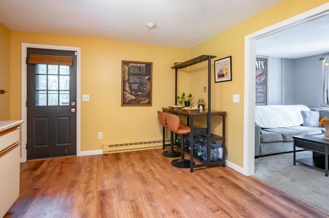 7 Midridge Circle, Londonderry, NH 03053