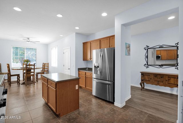 32986 N PEBBLE CREEK Drive, San Tan Valley, AZ 85143