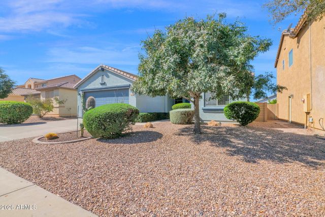 32986 N PEBBLE CREEK Drive, San Tan Valley, AZ 85143