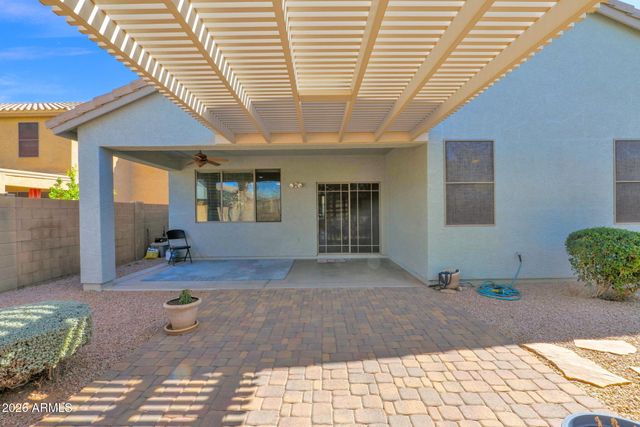 32986 N PEBBLE CREEK Drive, San Tan Valley, AZ 85143