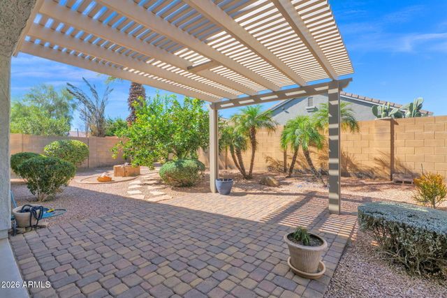 32986 N PEBBLE CREEK Drive, San Tan Valley, AZ 85143