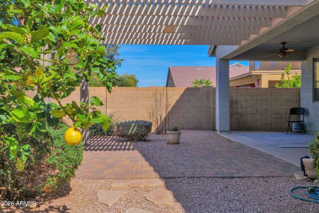 32986 N PEBBLE CREEK Drive, San Tan Valley, AZ 85143