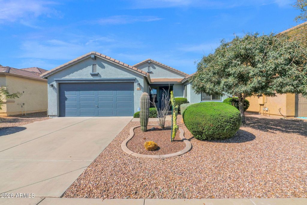 32986 N PEBBLE CREEK Drive, San Tan Valley, AZ 85143