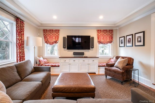 18 Vine Street, Bronxville, NY 10708