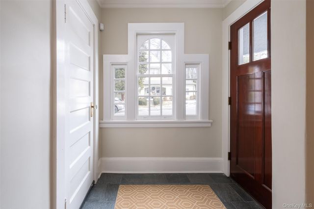 18 Vine Street, Bronxville, NY 10708