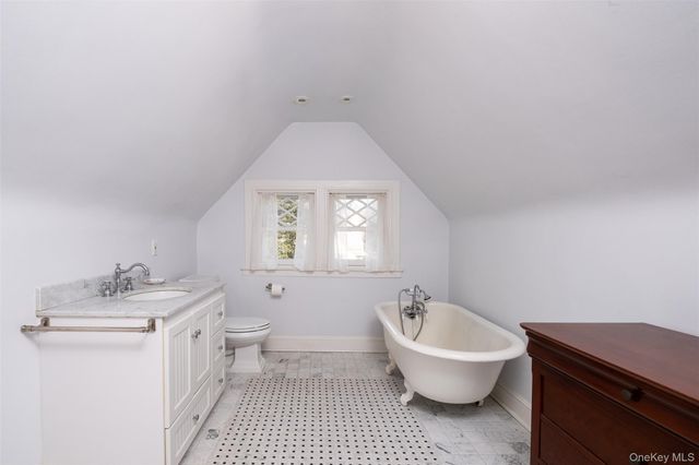 18 Vine Street, Bronxville, NY 10708