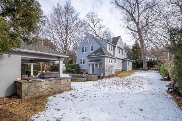 18 Vine Street, Bronxville, NY 10708