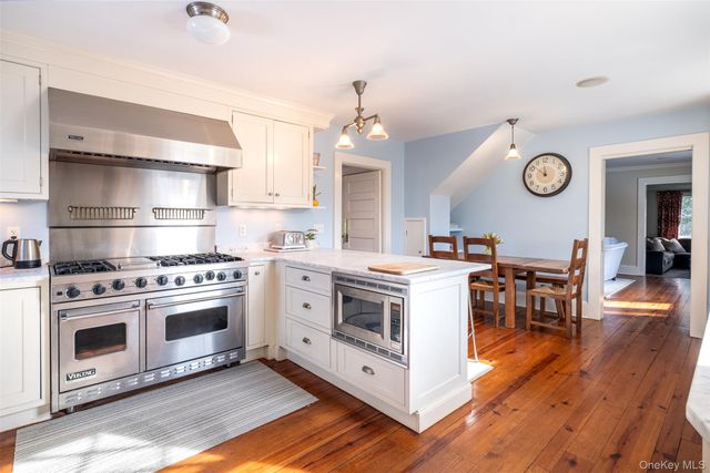 18 Vine Street, Bronxville, NY 10708