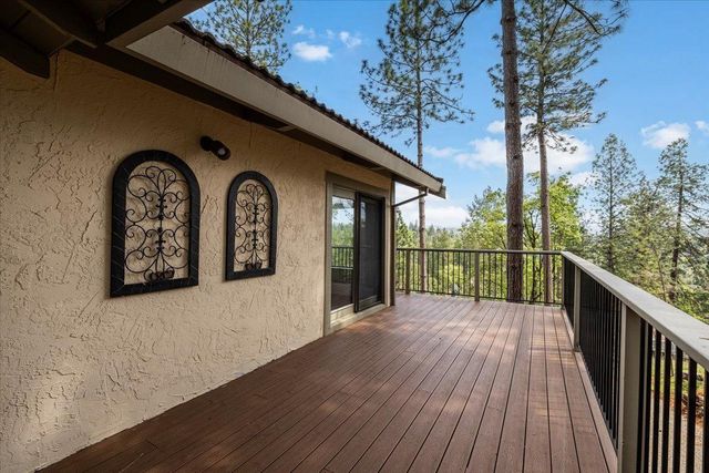 16731 Alioto Dr, Grass Valley, CA 95949