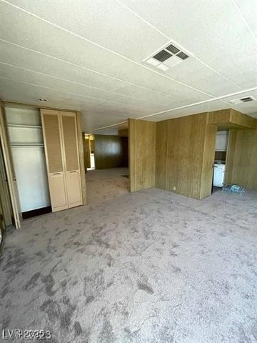 5000 Royal Avenue, Las Vegas, NV 89103