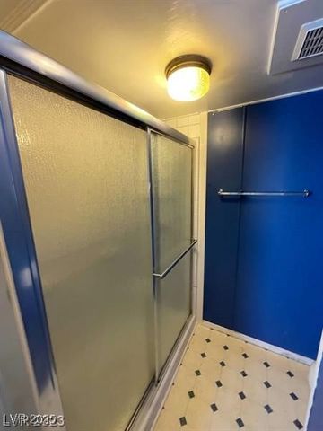 5000 Royal Avenue, Las Vegas, NV 89103