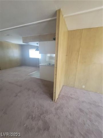 5000 Royal Avenue, Las Vegas, NV 89103