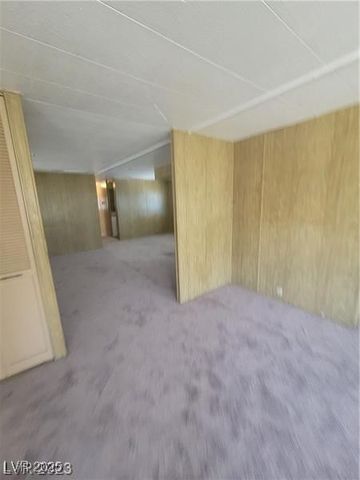 5000 Royal Avenue, Las Vegas, NV 89103