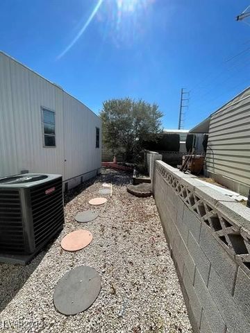 5000 Royal Avenue, Las Vegas, NV 89103