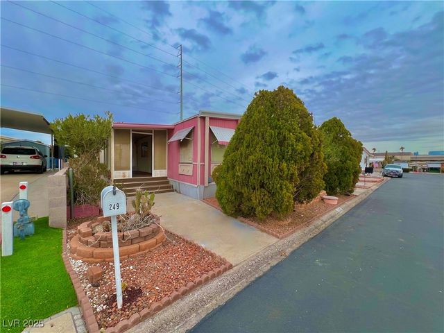 5000 Royal Avenue, Las Vegas, NV 89103