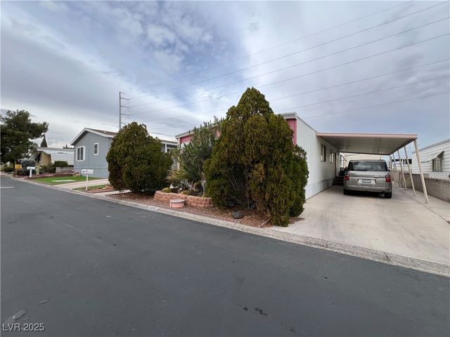 5000 Royal Avenue, Las Vegas, NV 89103