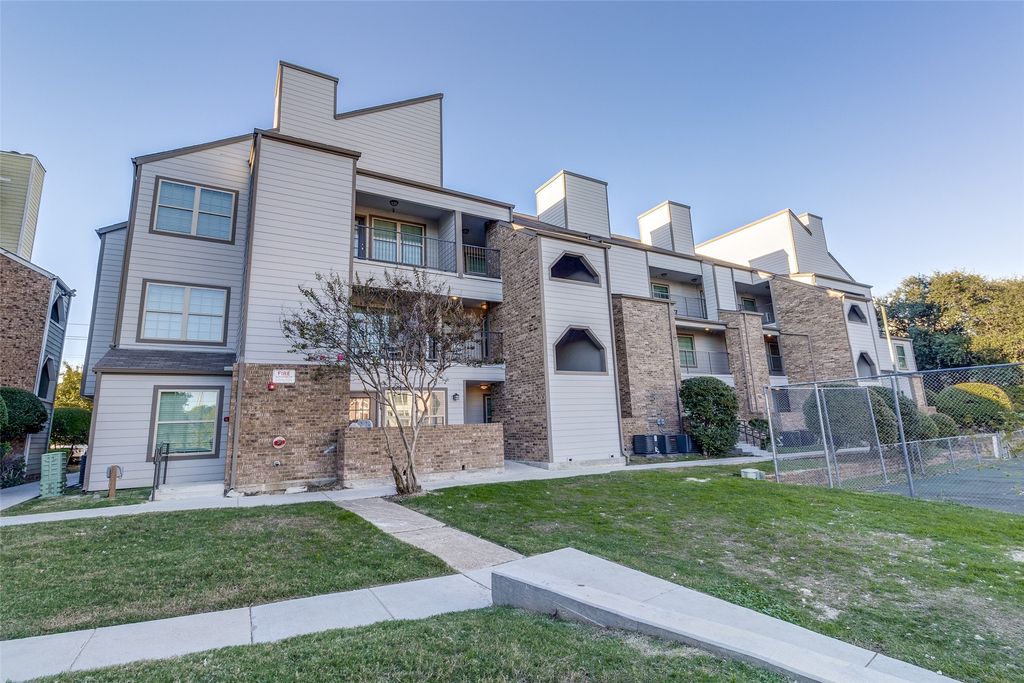 6108 Abrams Road 220, Dallas, TX 75231